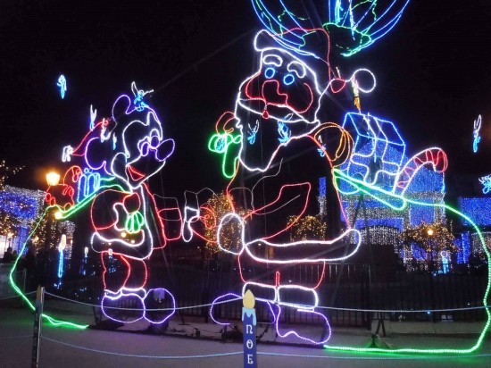 El espectáculo familiar de luces danzantes de Osborne ofrece un brindis final de alegría navideña hasta el 6 de enero