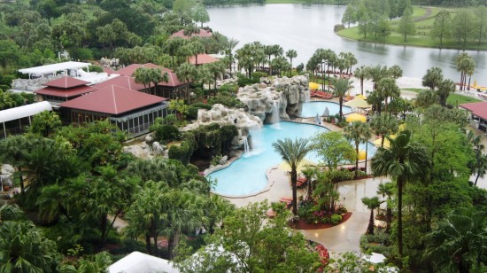 Descubra un resort de lujo aislado en el corazón del parque temático de Orlando