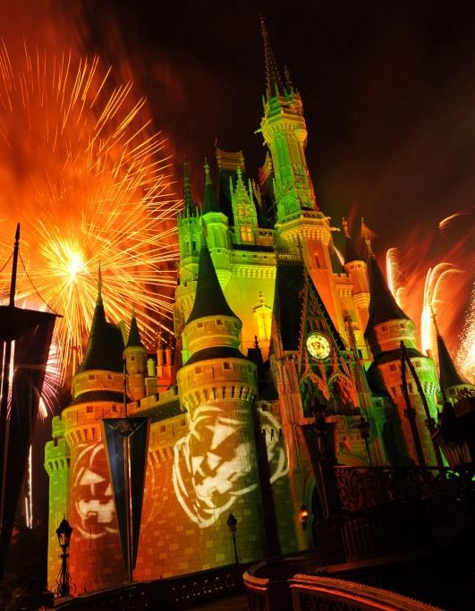 Festival de comida y vino, fiesta de Halloween no tan aterradora de Mickey, debut en Princess Fairytale Hall