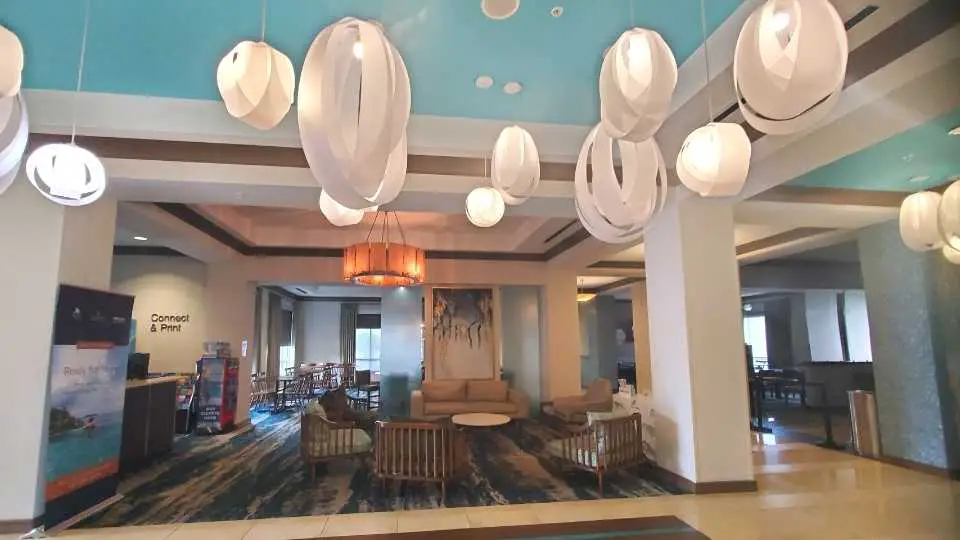 Fairfield Inn & Suites en SeaWorld Orlando – Tour por el hotel