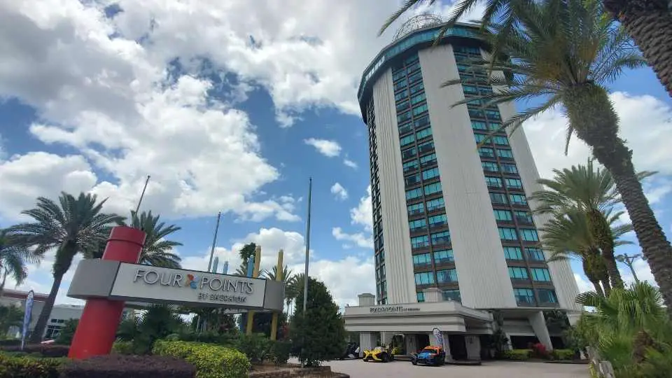 Cuatro puntos por Sheraton Orlando International Drive | Visita al hotel (2022)