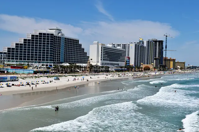Las mejores vacaciones familiares en Florida: ¿playa o parque temático?