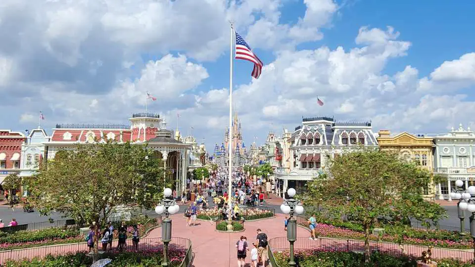 Ceremonia de Retiro de Bandera – Magic Kingdom en Walt Disney World