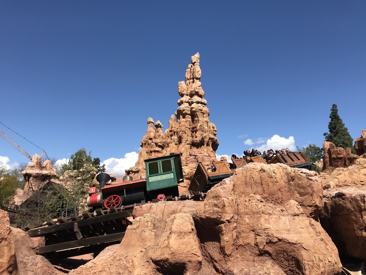 Requisitos de altura de Disneyland e intercambio de pasajeros [Both Parks]