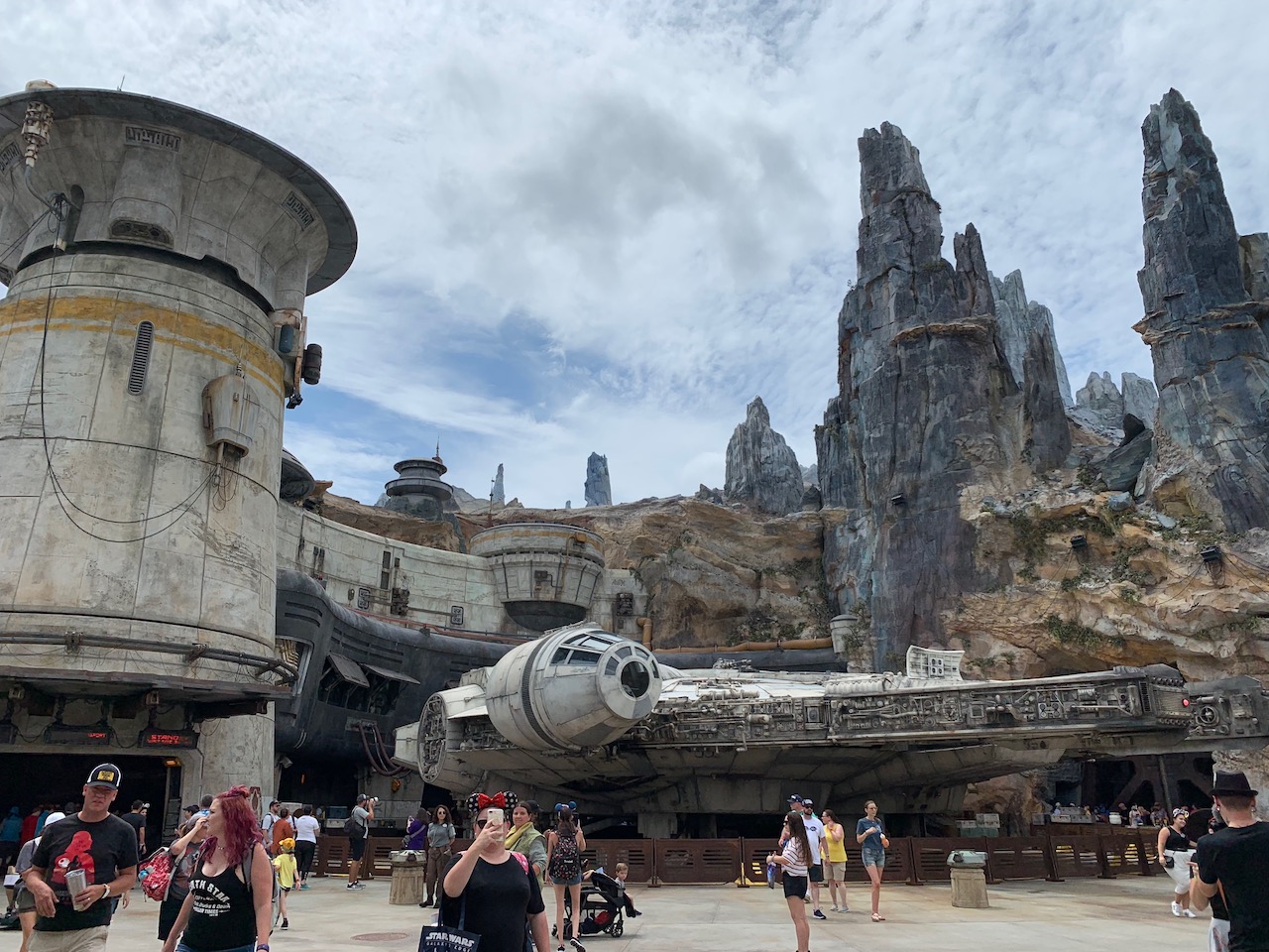 https://www.mousehacking.com/blog/disney-world-galaxys-edge-opening-trip-report-part-1