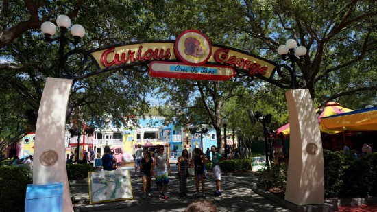 Informe de viaje a Universal Studios Florida: abril de 2014 (construcción de CityWalk y Diagon Alley, aumento de la tarifa de estacionamiento y interior de Curious George Goes to Town)