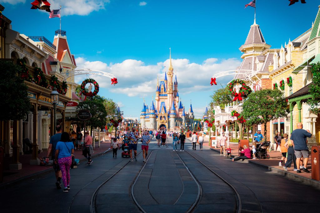 La decoración navideña llega al Magic Kingdom de Disney