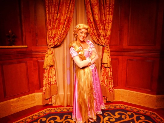 Informe del viaje a Magic Kingdom: octubre de 2013 (decoraciones de Halloween, actualizaciones de la construcción, nuestra primera visita a Princess Fairytale Hall y Mickey que habla).