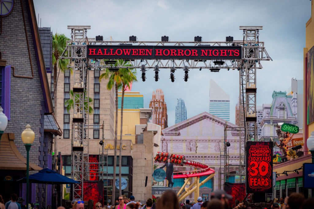 Íconos de Horror Nights, Piratas de SeaWorld y nuevos productos de Disney: resumen semanal de los parques temáticos (2 de agosto)