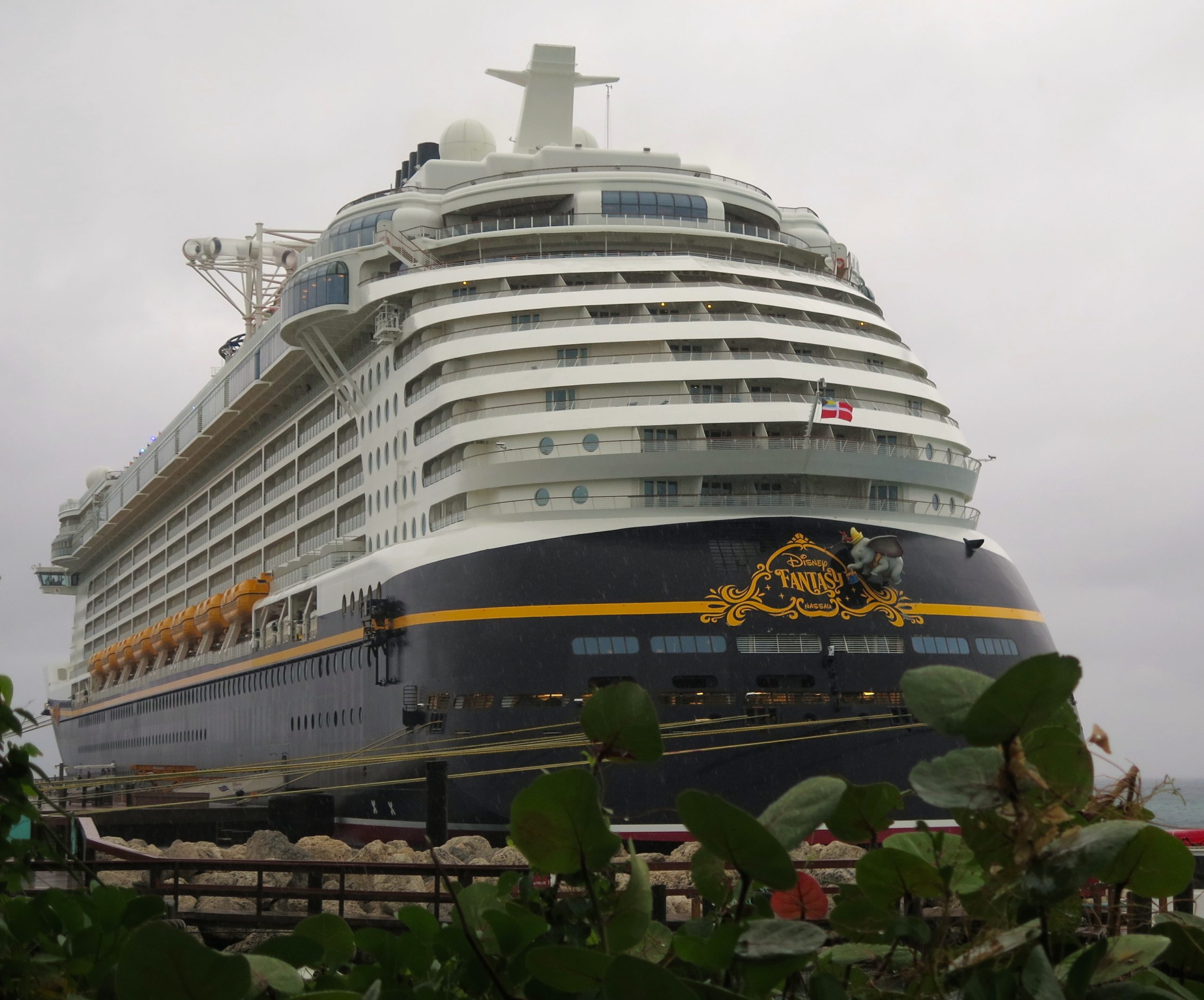 6 razones para tomar un crucero por Disney en lugar de visitar Disney World