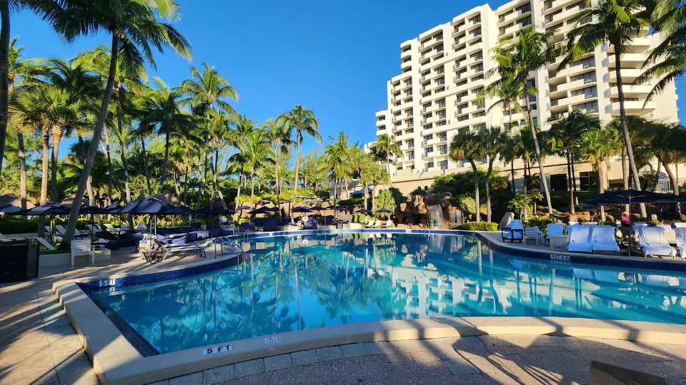 The Fort Lauderdale Marriott Harbor Beach Resort & Spa (recorrido por el hotel)