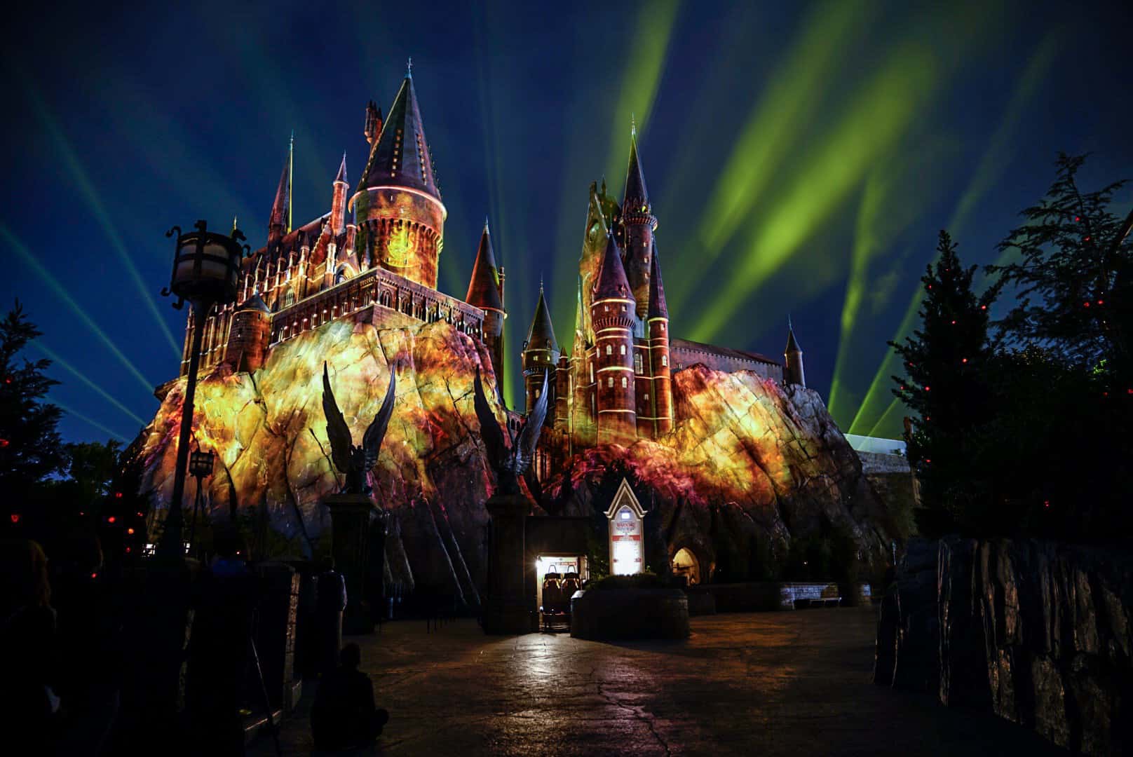 Las luces nocturnas en el castillo de Hogwarts