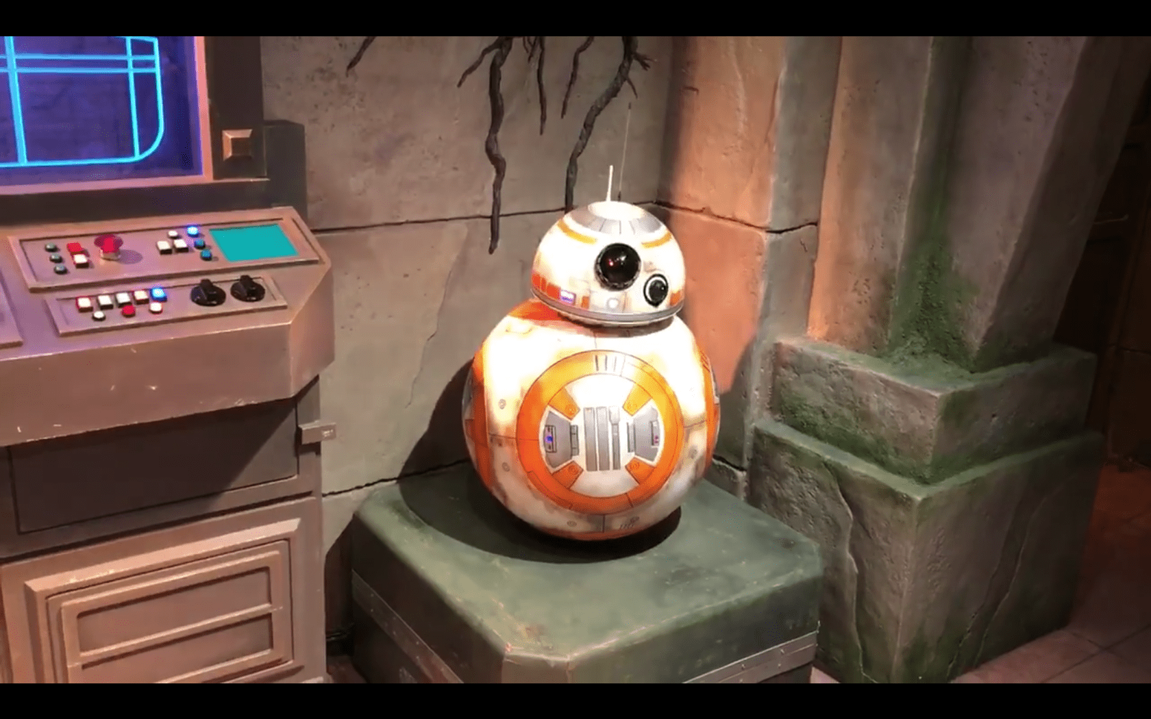 BB-8 Meet and Greet debuta en Hong Kong Disneyland