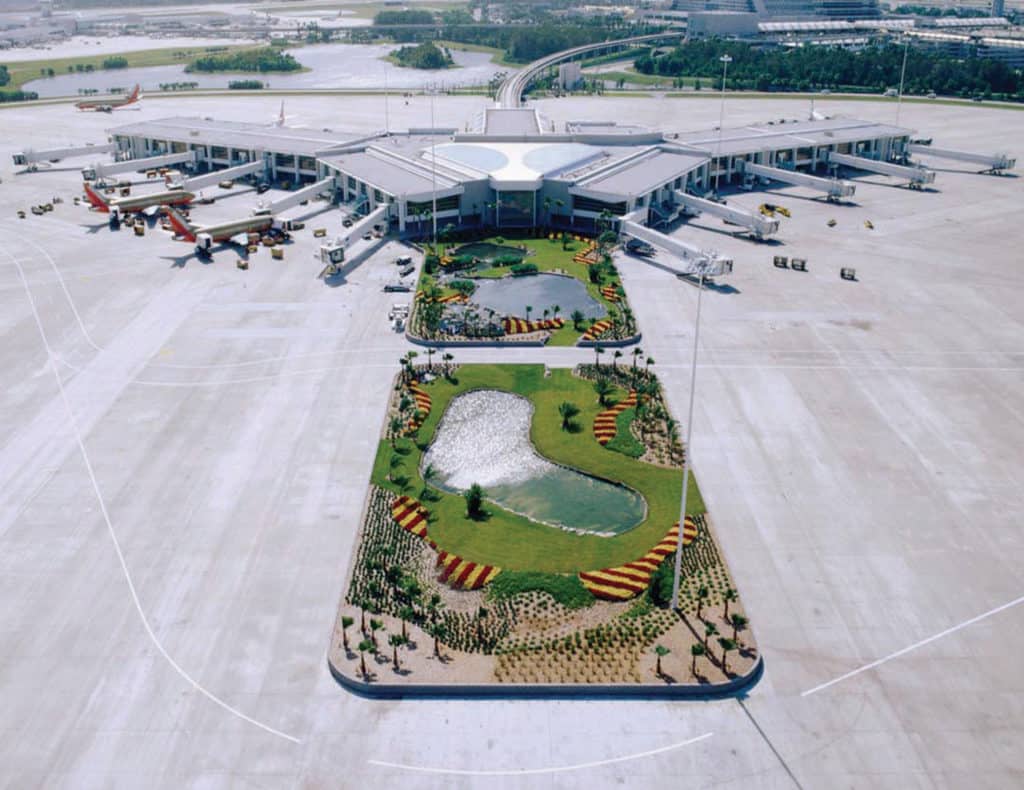 Una guía para viajeros internacionales sobre el Aeropuerto Internacional de Orlando