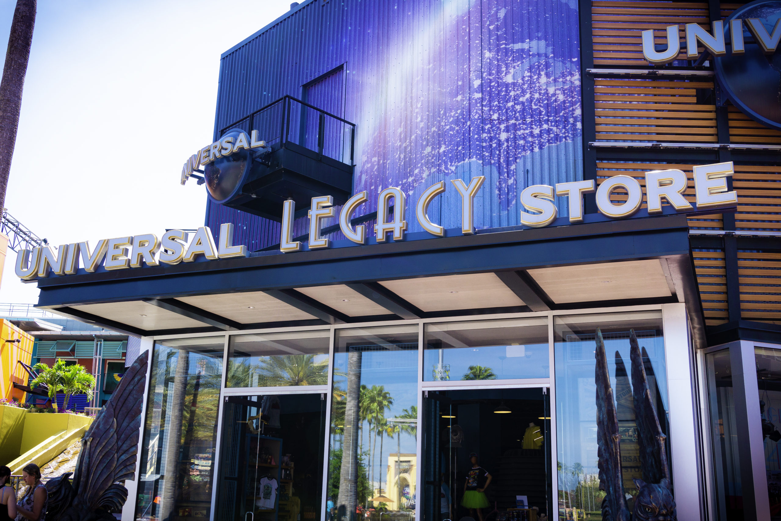 Dentro de la nueva tienda Universal Legacy