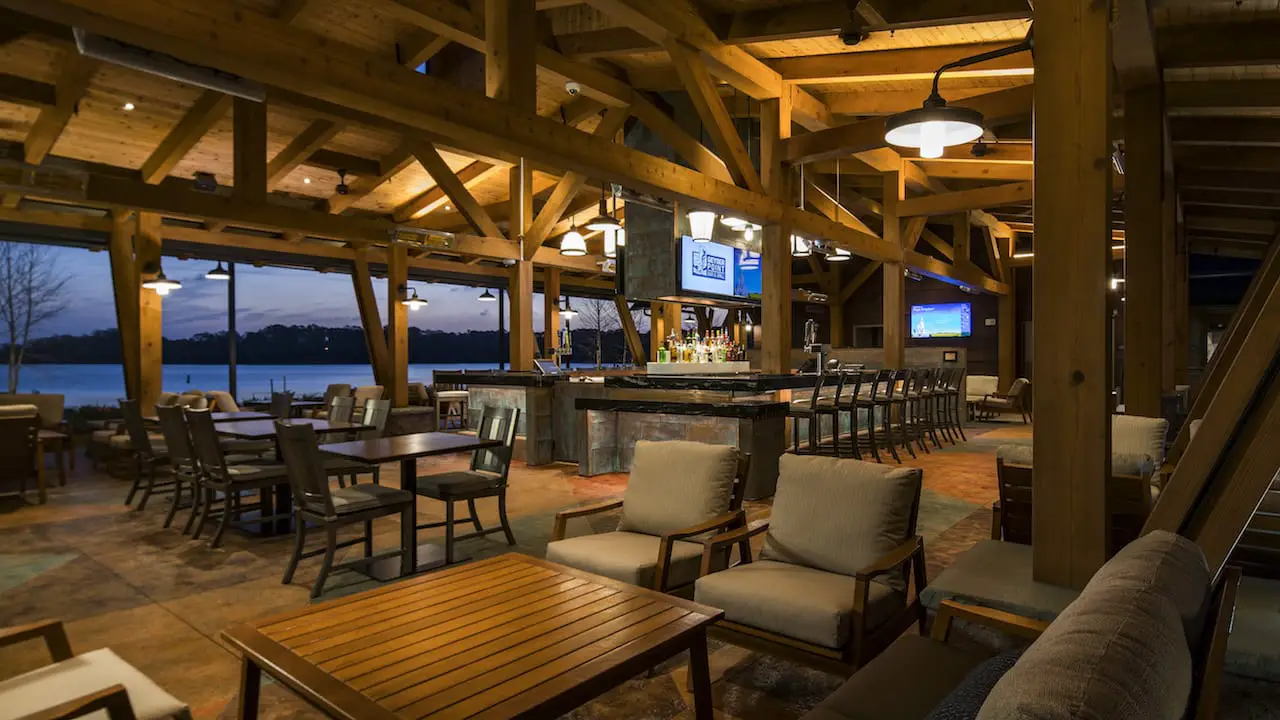 Geyser Point Bar & Grill ahora abre en Disney's Wilderness Lodge en Walt Disney World Resort