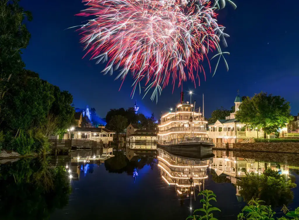 9 lugares épicos para ver los fuegos artificiales de Disney