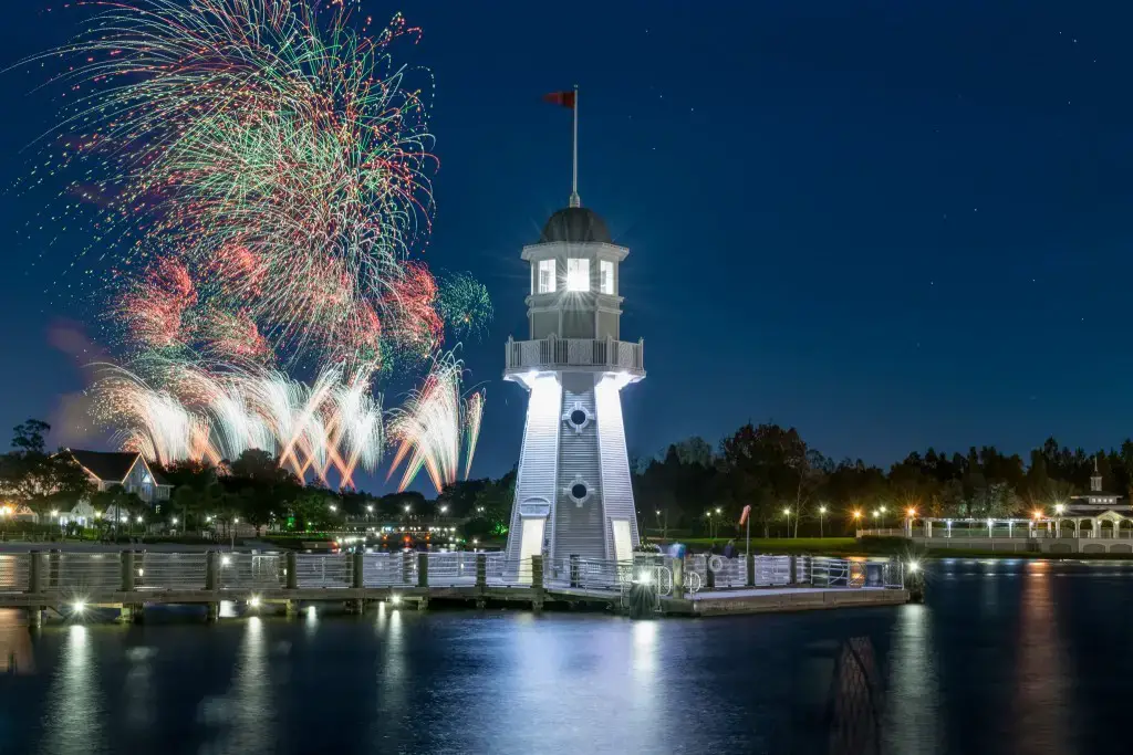 9 lugares épicos para ver los fuegos artificiales de Disney