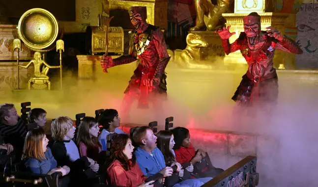 5 razones por las que La Venganza de la Momia es la atracción más pasada por alto en Universal Orlando