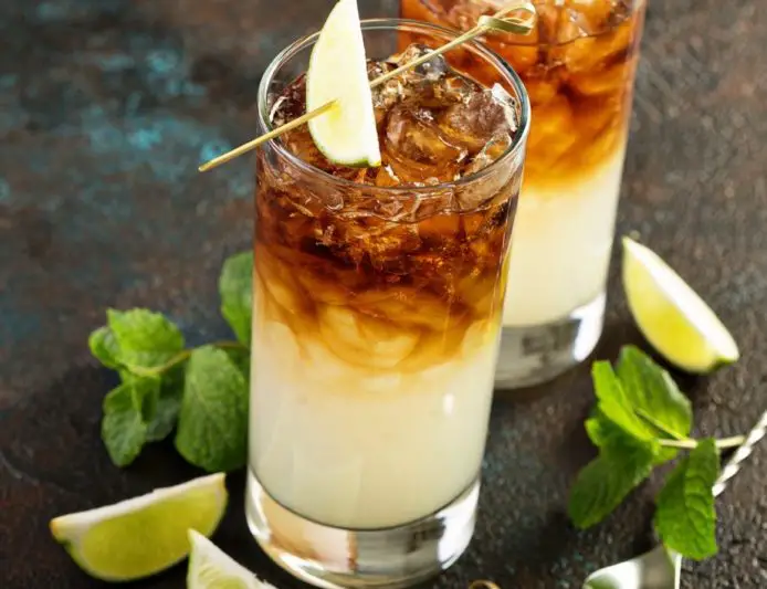 50 bebidas en 50 estados: oscuro y tormentoso en Connecticut