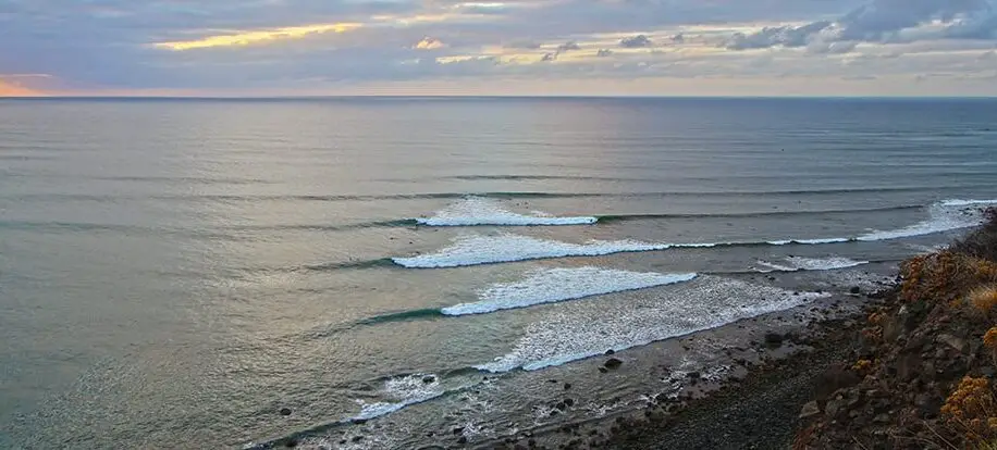 SURF CON UN PRO @Jasper Welsh #satisfactorio #surf #océano...